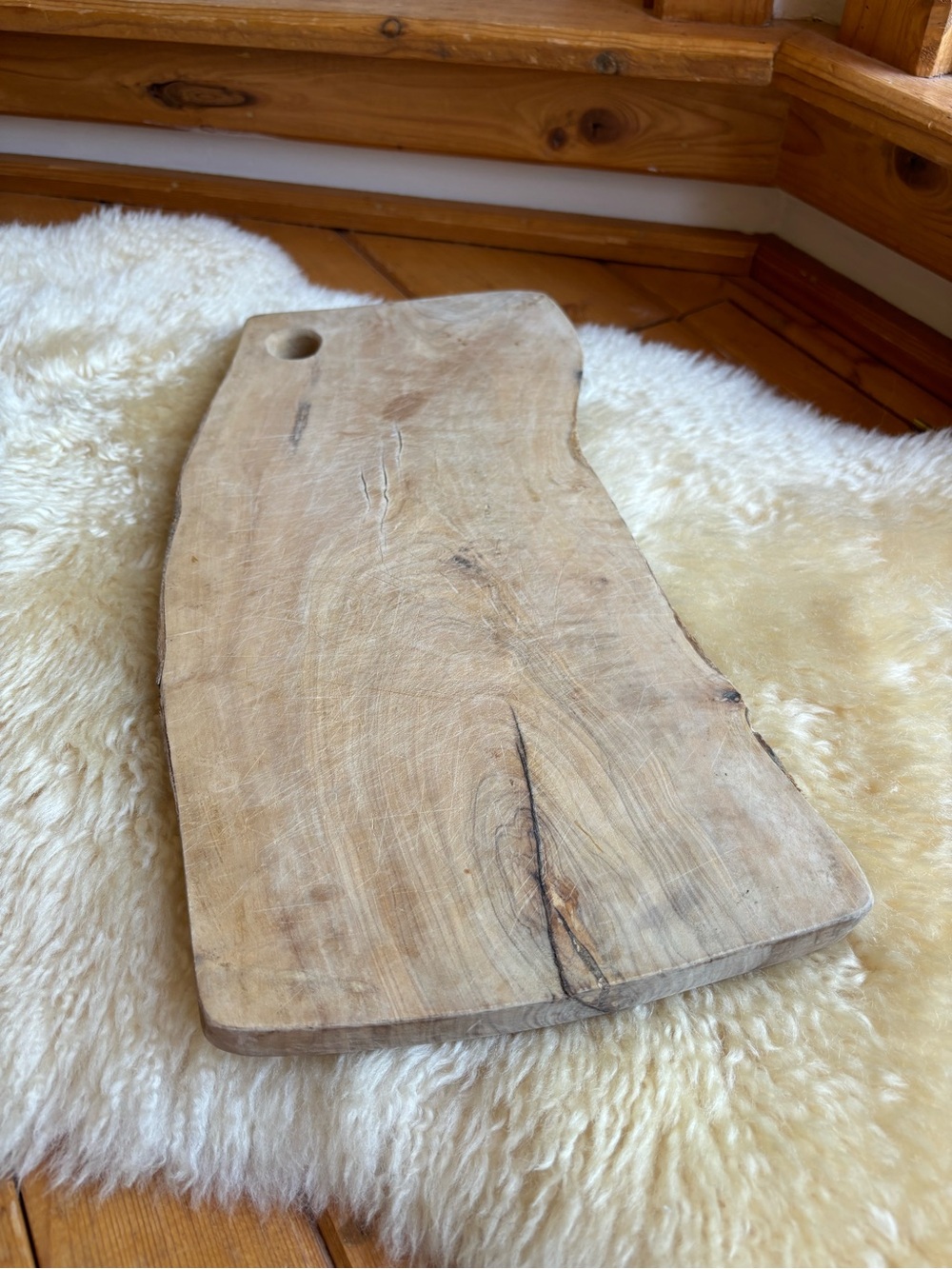 Live Edge Wooden Cutting Board - Picture 4 of 6